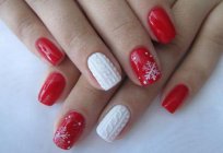 Manicure with red color and pattern (photos)