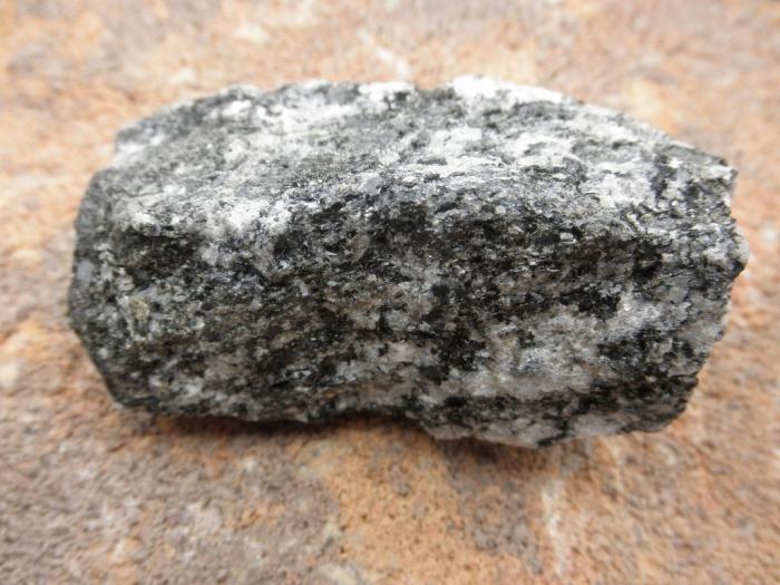 矿物质，包括花岗岩