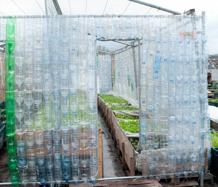 greenhouse out of plastic bottles how to make