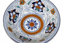 Faience - what is it? What distinguishes porcelain from earthenware?
