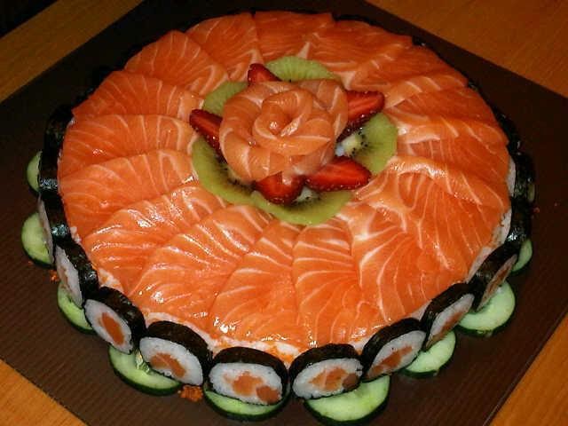 warstwową sałatkę "Sushi"