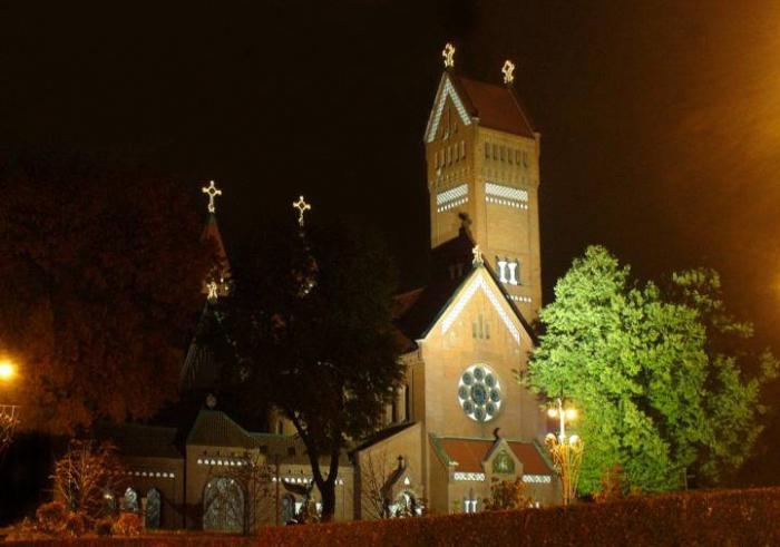 la iglesia de san simeón y santa elena de belarús