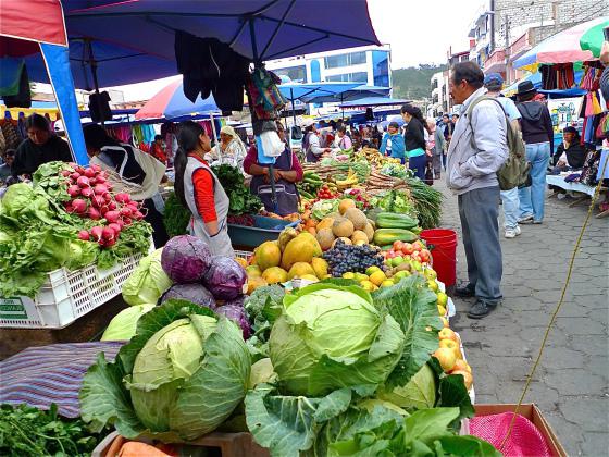 un mercado de verduras en moscú, la dirección