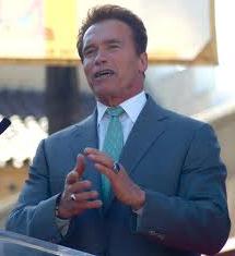 Arnold Schwarzenegger waga