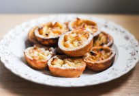 Than to fill tartlets for the festive table: recipes with photos