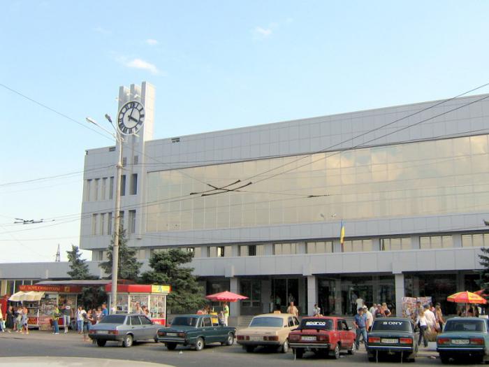 的背景火车站Mariupol