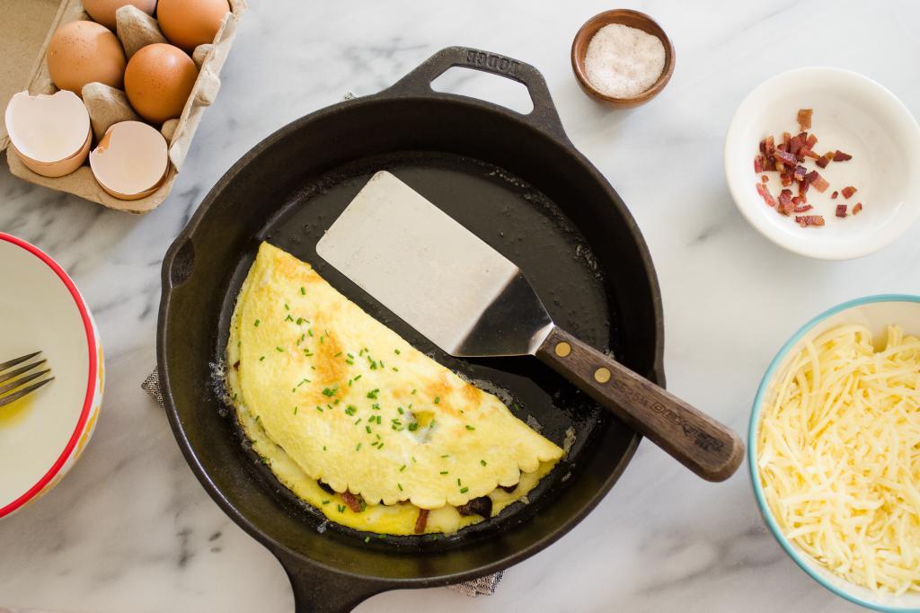 Omelete com os ovos e o leite