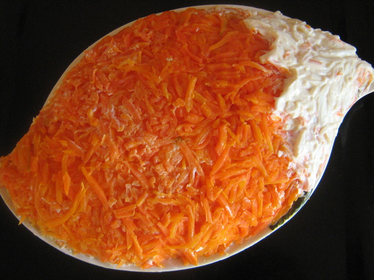 салат "Лисячий Хвіст" (вигляд готової страви) на салатної тарілки