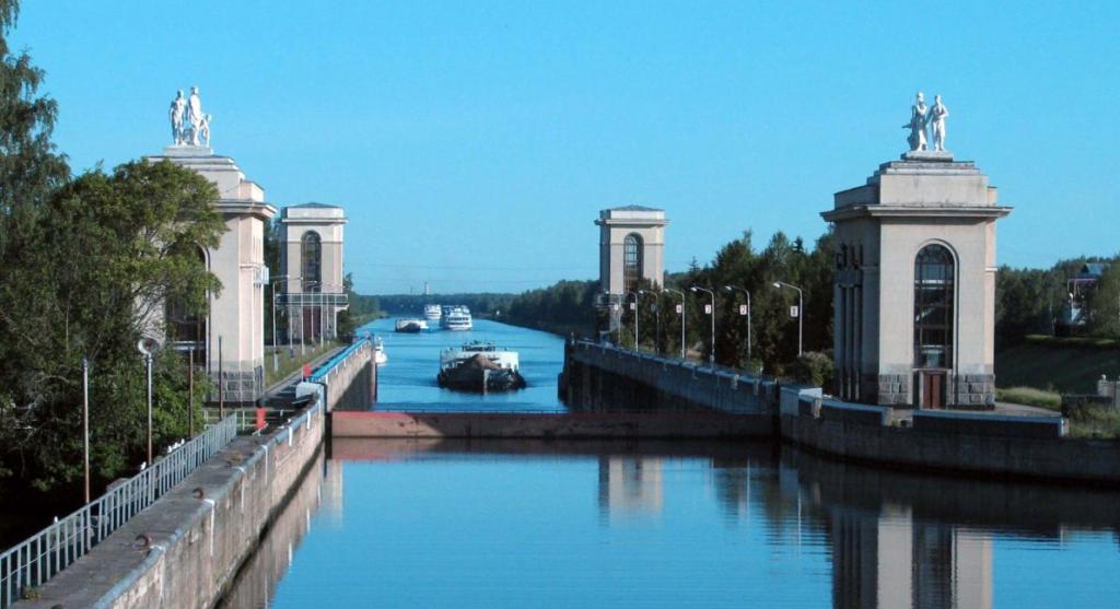 水のユーラシアの河川およびチャンネル