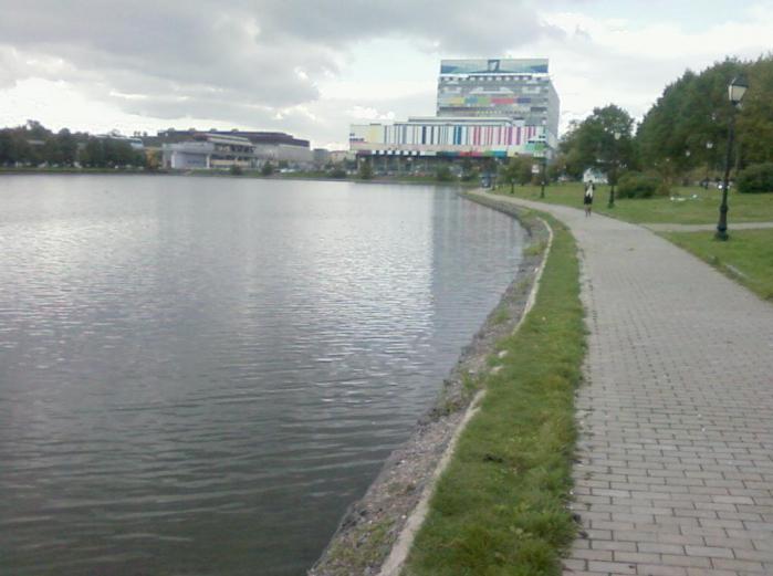 how to get to the bus stop Ostankino pond and Ostankino district