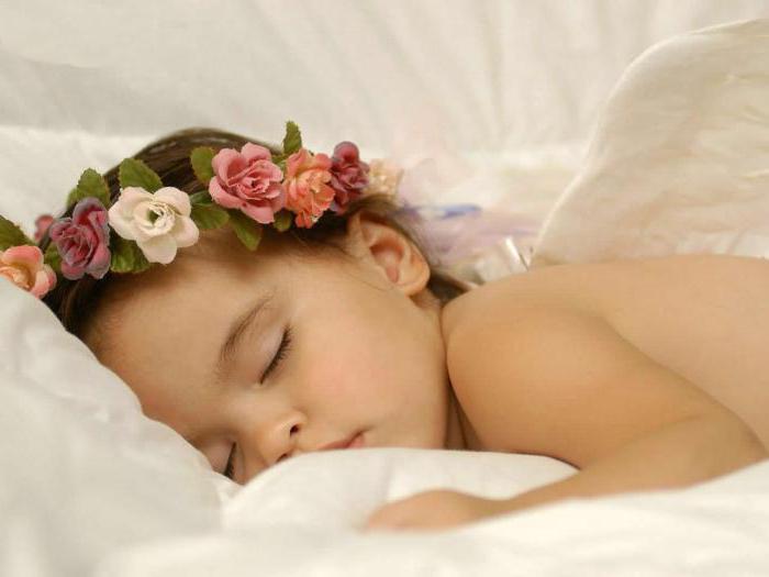 warum das Kind stark schwitzt während des Schlafes