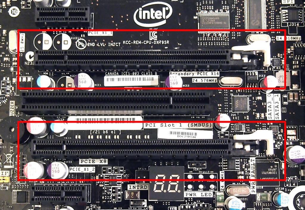 Two video cards on the motherboard