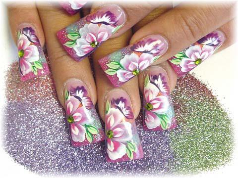 design manicure on graft nails