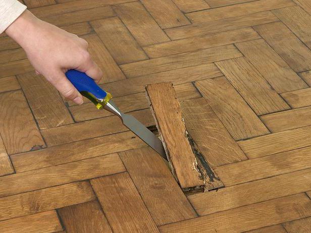 como retirar o velho piso de madeira