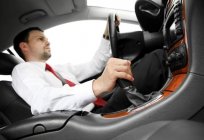 كيف تقود سيارة بناقل حركة يدوي? نصائح للمبتدئين