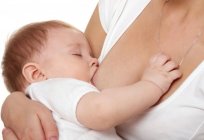 What should be the feces of a newborn breastfed?