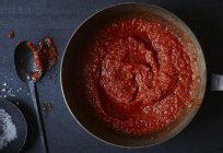 Prepare basic red sauce at home