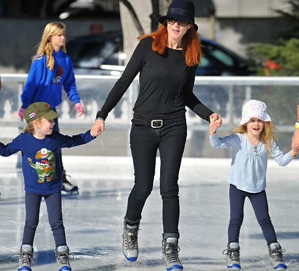 teaching a child to skate
