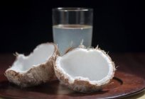 Kokoswasser: die Zusammensetzung und die nützlichen Eigenschaften