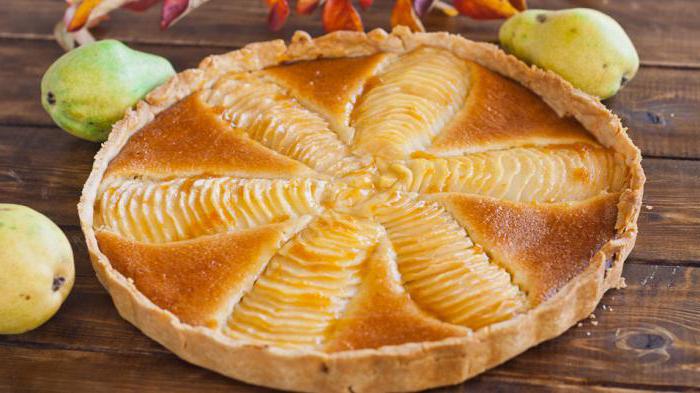 yeast cake with pears