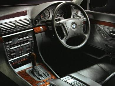BMW 750 السعر