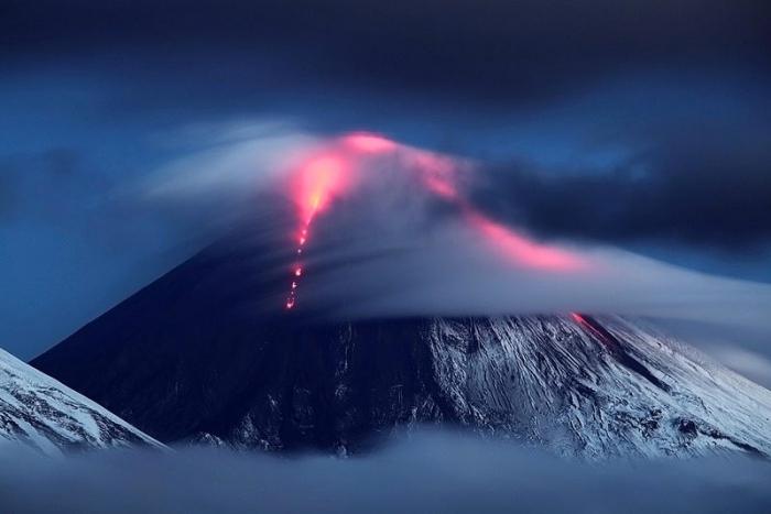 vulcões em Erupção na península de kamchatka