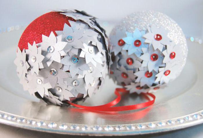 Christmas balls Styrofoam with your hands
