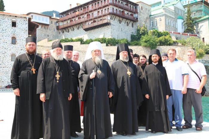 Bracia Пантелеимонова klasztoru na górze Athos