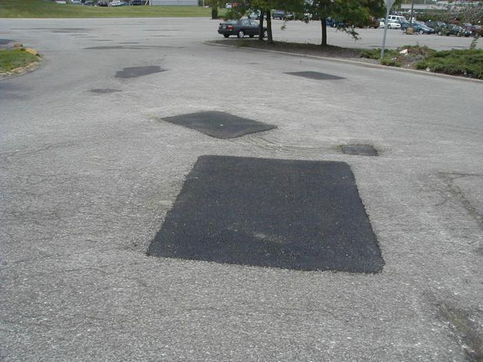 patching asphalt pavement