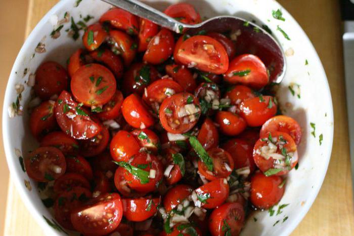 Tomaten in die Marinade für 3-Liter-Dose ohne Sterilisation