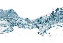 Вода до очищення і вода після очищення. Порівняння питної води до і після очищення