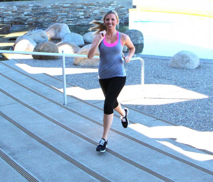 jogging pomoże usunąć brzuch i boki