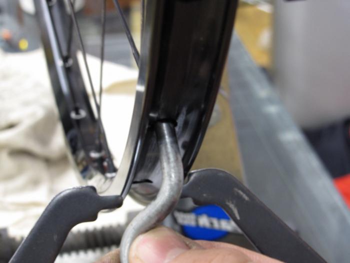 how to fix eight on the rear wheel of the bike