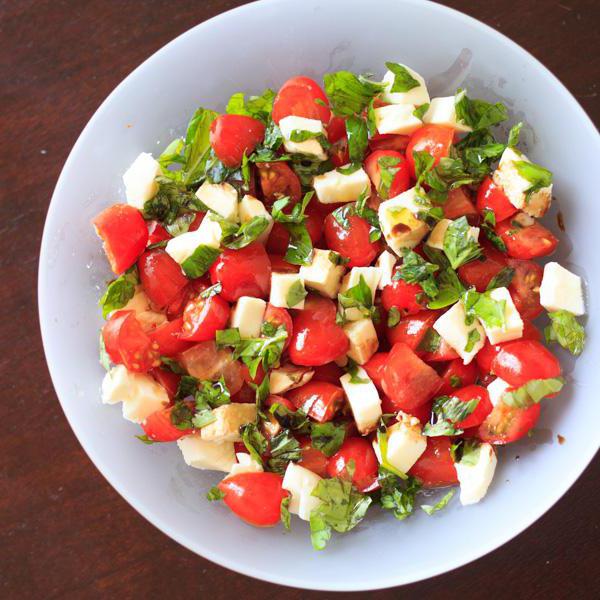 Salat Caprese Rezept klassisch mit Foto