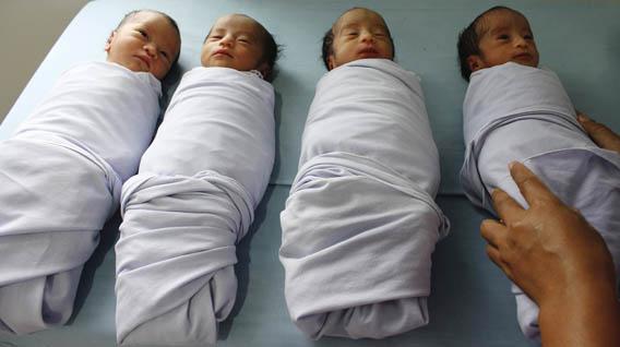 how to swaddle children