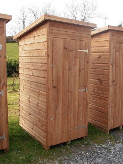 drewniane ogrodowe toalety