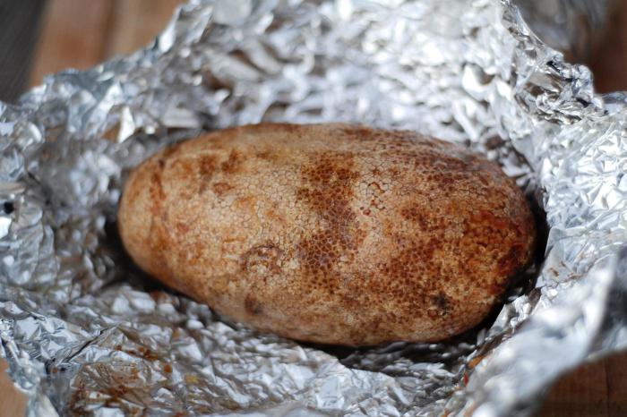 patates folyo içinde kömürler