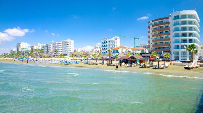 海滩的塞浦路斯拉纳卡的照片