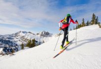 Clássico ski curso. Classificação maneiras de viajar para esquiar