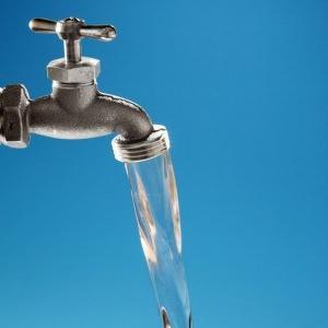 das Gleichgewicht des Wasserverbrauches und der Abwasserableitung
