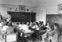 Szenario Klassentreffen 40 Jahre später: die Toaste, der Gratulation, die Erinnerungen an die Schule