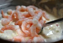 Ніжний салат з кальмарами: найкращі рецепти