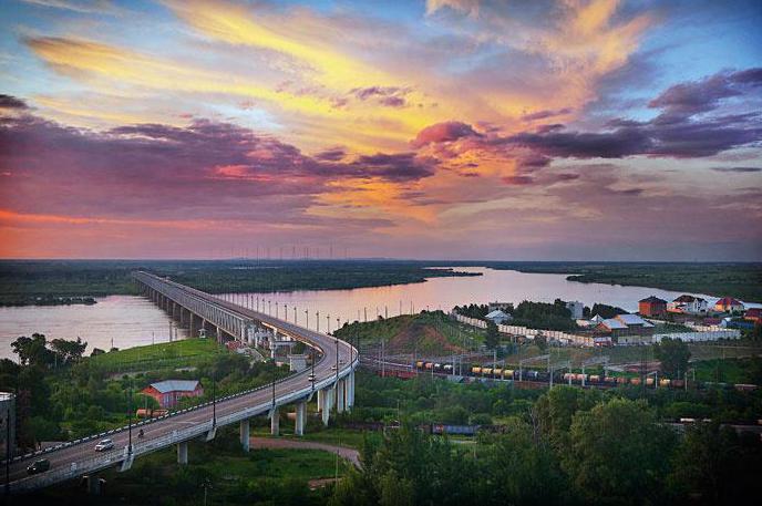 most na rzece amur