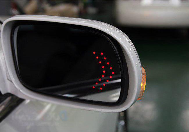 rear view mirror with the turn signal