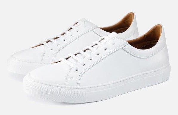 temizleme beyaz spor ayakkabı kumaş el ile soda ve peroksit