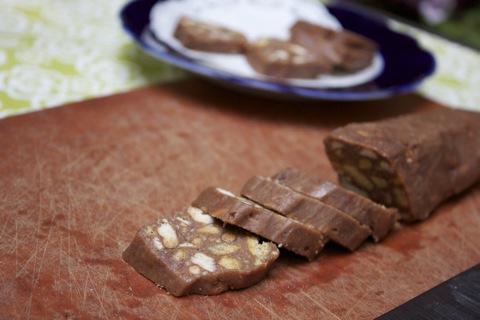 Schokoladen-Wurst aus Keksen