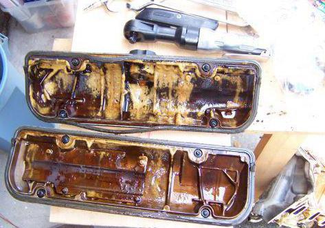 Presses the oil from under the valve cover
