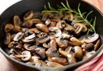 Як смачно і різноманітно приготувати рис з куркою і грибами?