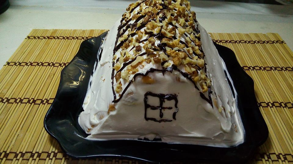 Торт "Манастырская хата" з вішняй