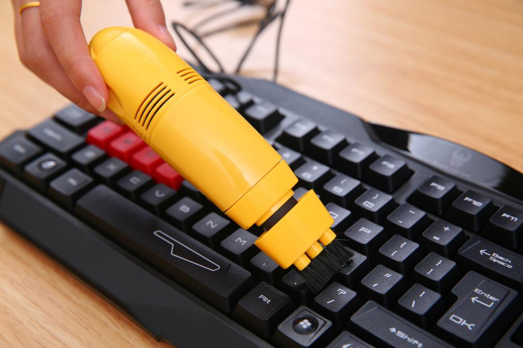 cleaning your computer keyboard mini vacuum cleaner